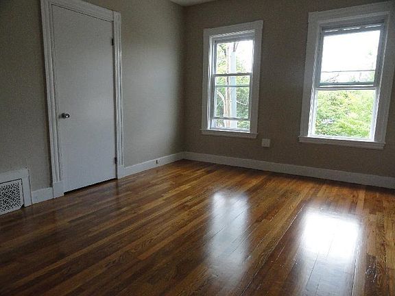 4th image of 13 Medford St