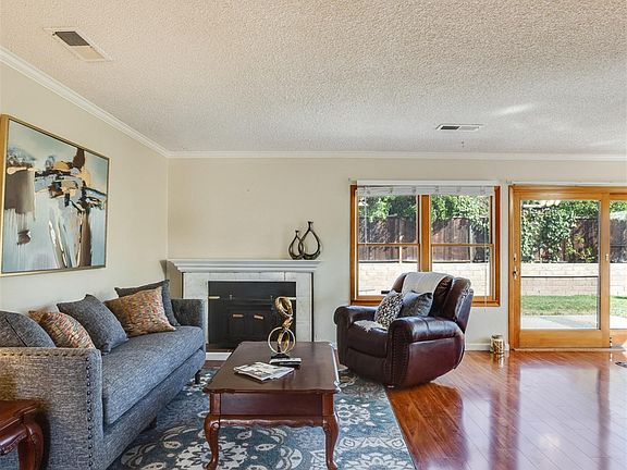 4th image of 3252 Dundonald Ct