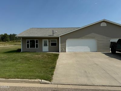 101 Hazel Miner Ave #S, Center, ND, 58530
