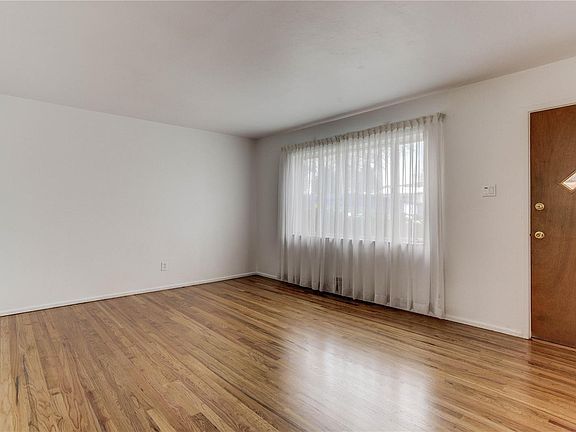 4th image of 2256 S Osceola St