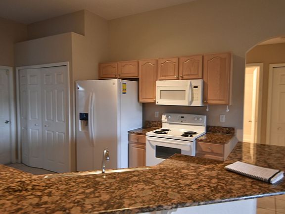 3rd image of 2474 SE Wood Ave
