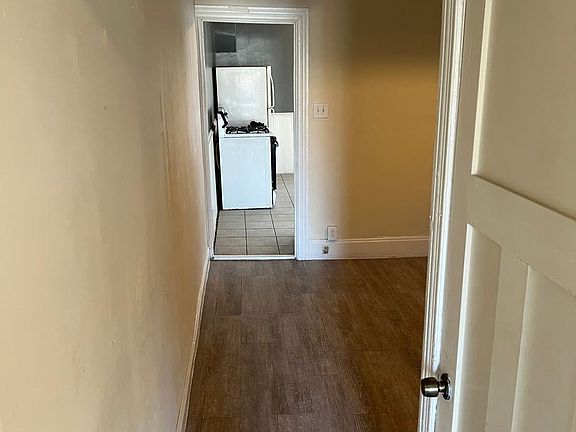 3rd image of 609 Geary St