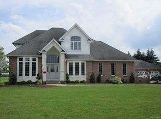 10645 Keller Rd, Clarence, NY 14031