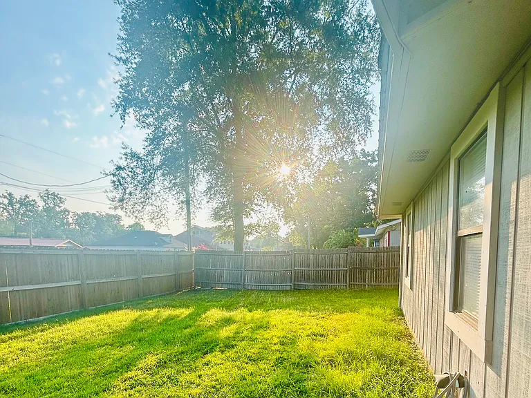 220 Long Beach Dr — Photo 31