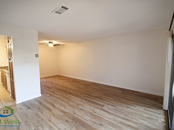 5th image of 210P W Red Oak Dr #0