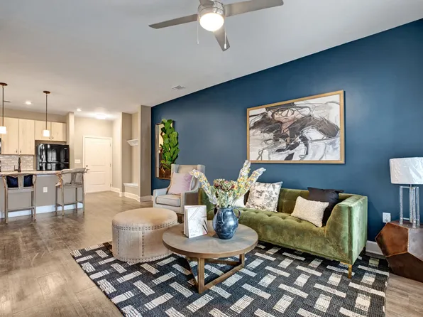 Apartments at Eleven240