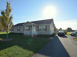 4602 Summitt Dr, Louisville, KY 40229