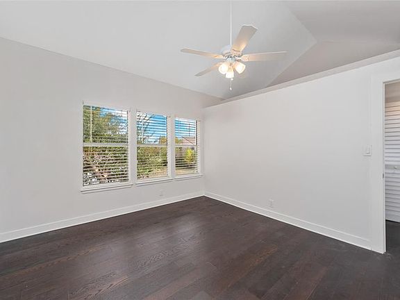 4th image of 217 Hyde Park Blvd APT D