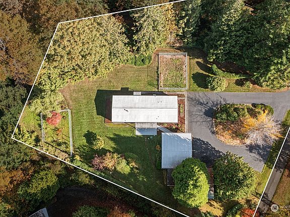 2nd image of 300 39th Avenue NE