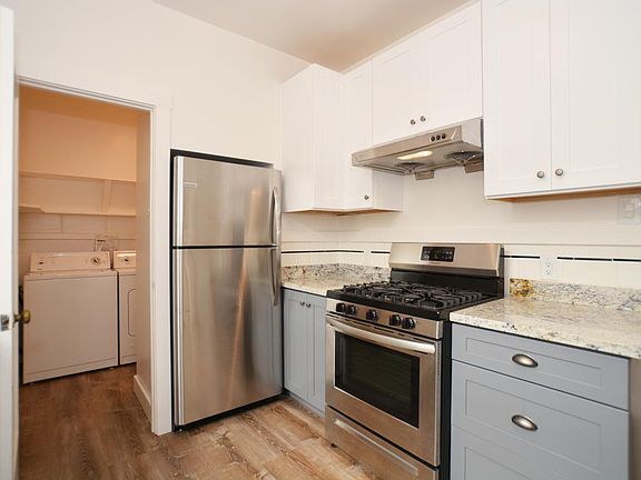 2nd image of 842 26th Ave
