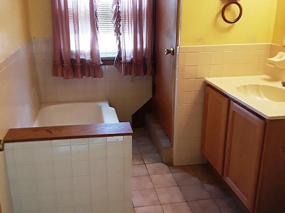3rd image of 341 Cornell Ave