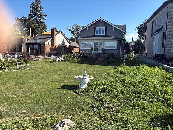 2nd image of 13222 Riverside Dr E