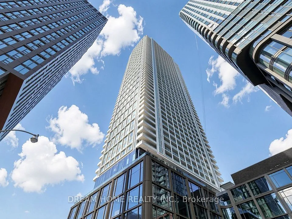 88 Queen St E #4303
