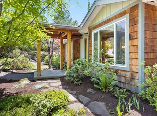 391 Grandview Dr, Ashland, OR
