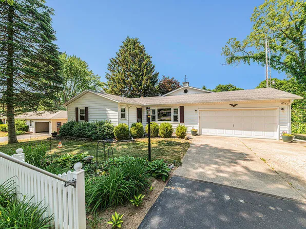 22078 Woodhenge Dr, Mattawan, MI 49071