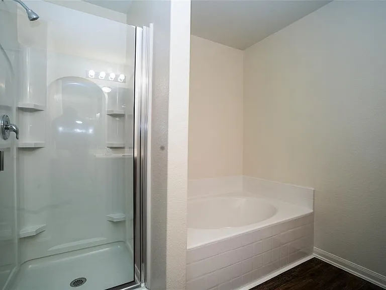 208 Autumn Berry Ln — Photo 22