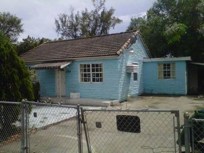 1754 NW 83rd St, Miami, FL, 33147