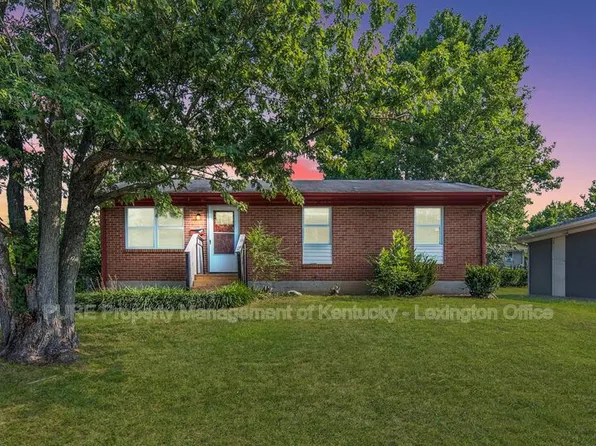 1462 Stephen Foster Dr, Lexington, KY 40517