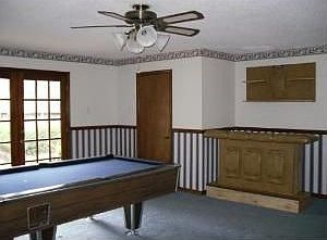Huge Game Room with Pool Table and Bar 22 x 21