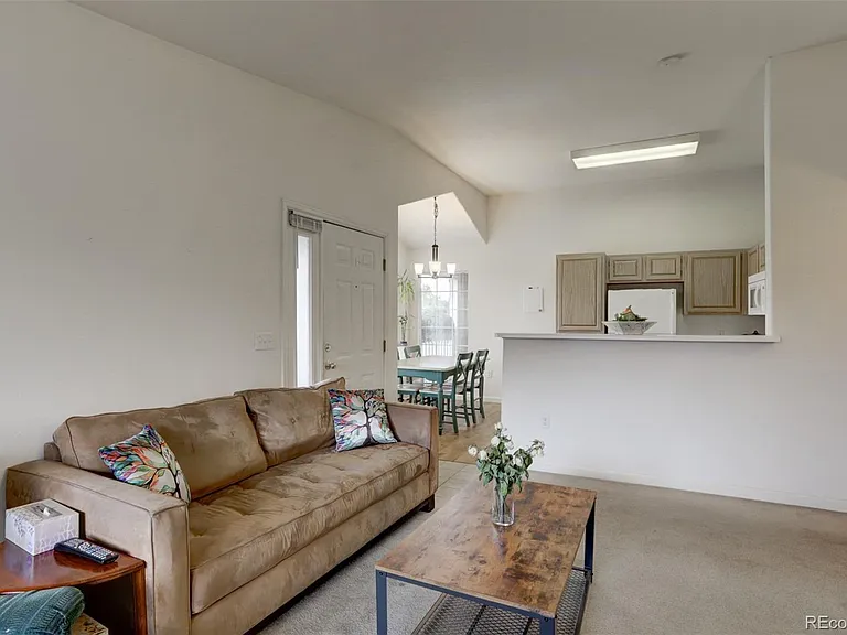 1110 Opal St #202 — Photo 8