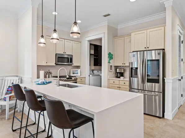 2460 Bungalo Ln, Miramar Beach, FL 32550