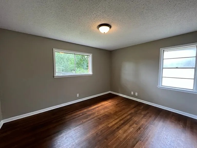 1513 Staunton Dr — Photo 7