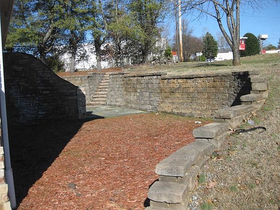 3rd image of 2915 Confederate Ave