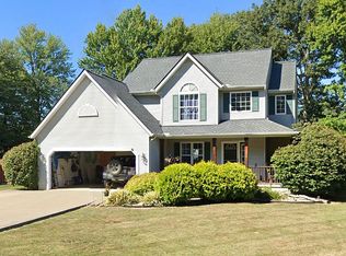 7090 Oak Tree Dr, Lorain, OH 44053