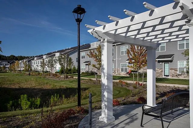 Fairfield Townhouses At Selden — Photo 6