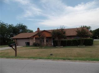 1608 Duck Creek Rd, Sanger, TX 76266