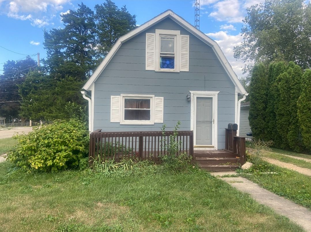 704 Glidden Ave, Dekalb, IL 60115 Zillow