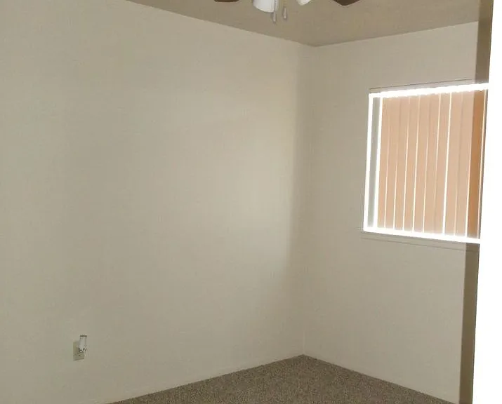9404-9406 Lenox Pl — Photo 10