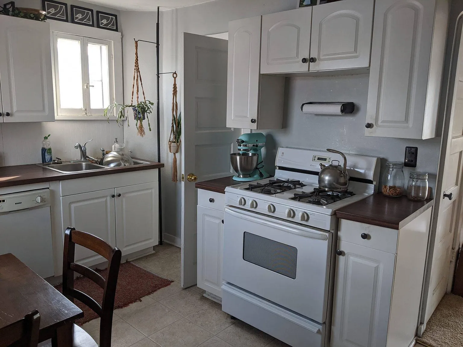 2 bed, 900 sqft, $1,600 — Photo 4