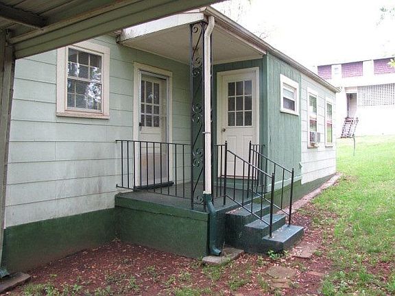 3rd image of 714 Southampton Ave