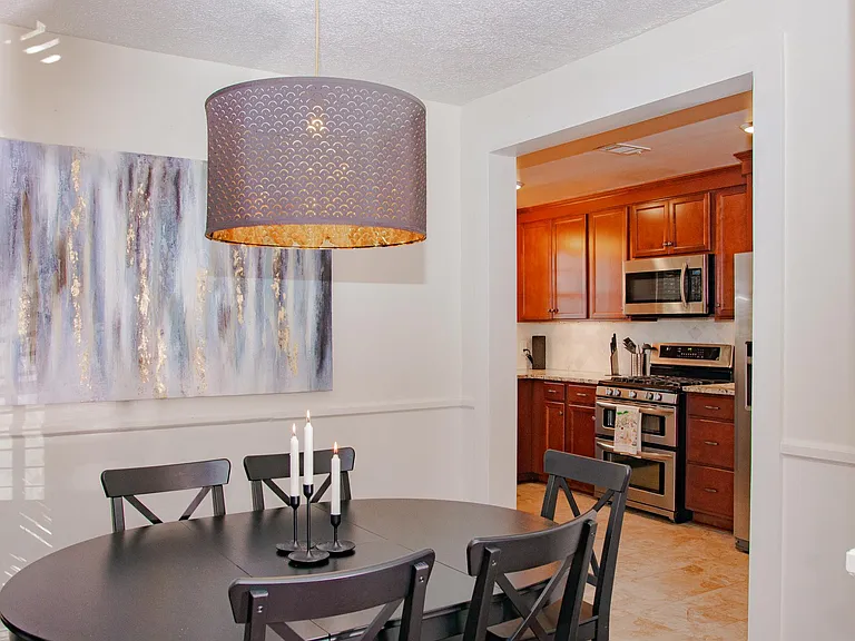 755 Berkeley Ave NW — Photo 9