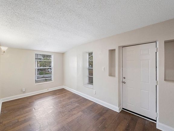 5th image of 1014 9th Ave S