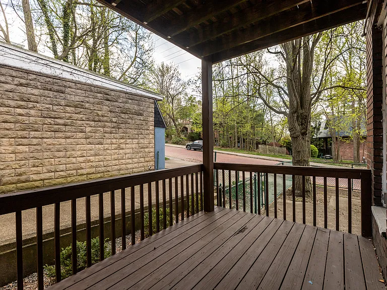 5500 Bartlett St — Photo 3