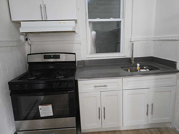 3rd image of 1875 Carter Ave Unit 1N