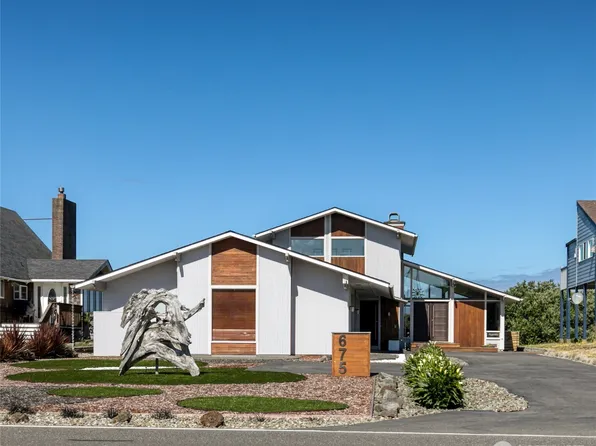 675 Ocean Shores Boulevard SW, Ocean Shores, WA 98569