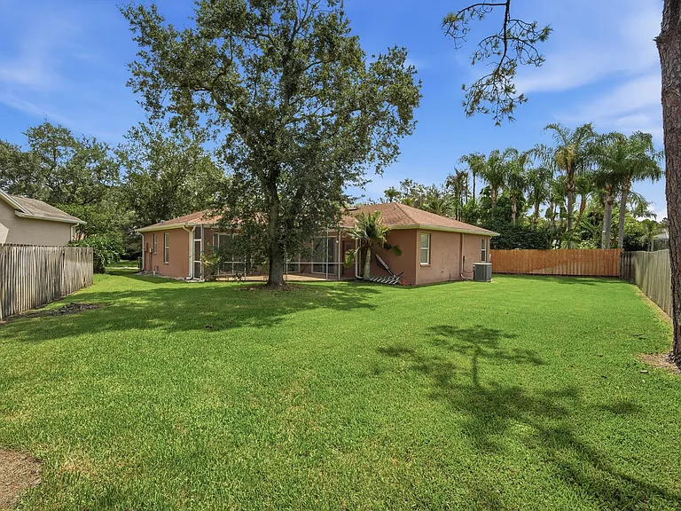 9810 Bennington Dr — Photo 20