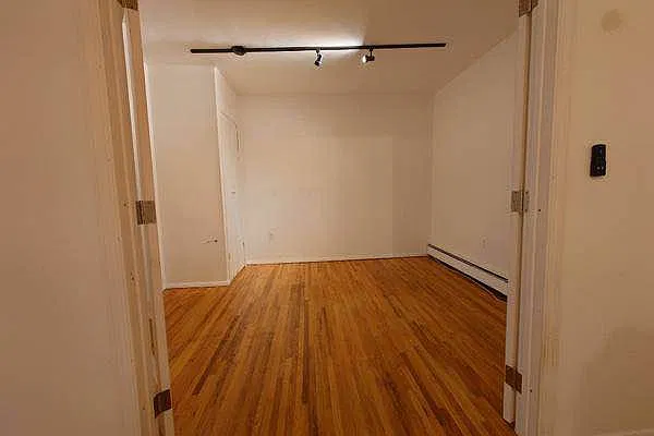Building Photo 4