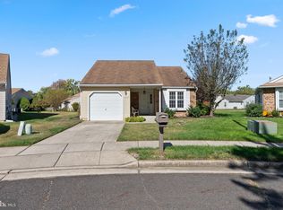22 Danville Ct, Mount Laurel, NJ 08054