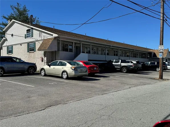 20 Hurdis St APT 11, North Providence, RI 02904