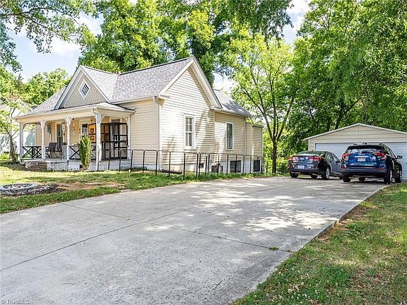 2nd image of 518 Washburn Ave