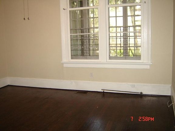 3rd image of 4208 Saint Charles Ave