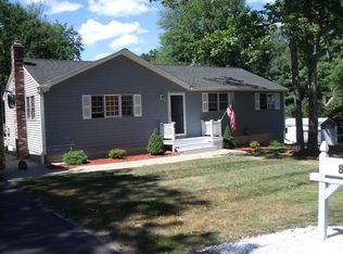 8 Cherokee St, Dover, NH 03820