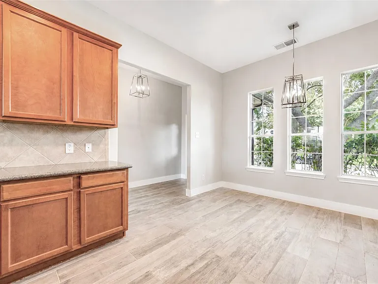22027 Field Green Dr — Photo 9