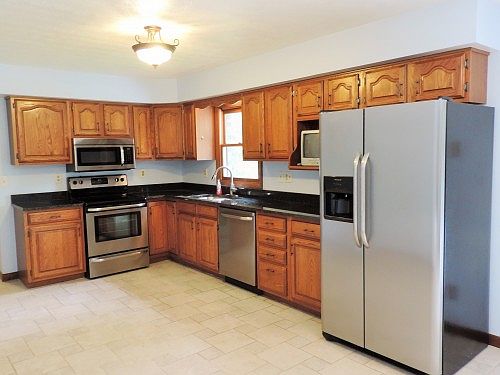 4th image of 3504 Cades Ct