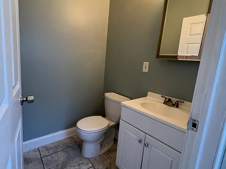 445 W Carey St — Photo 4