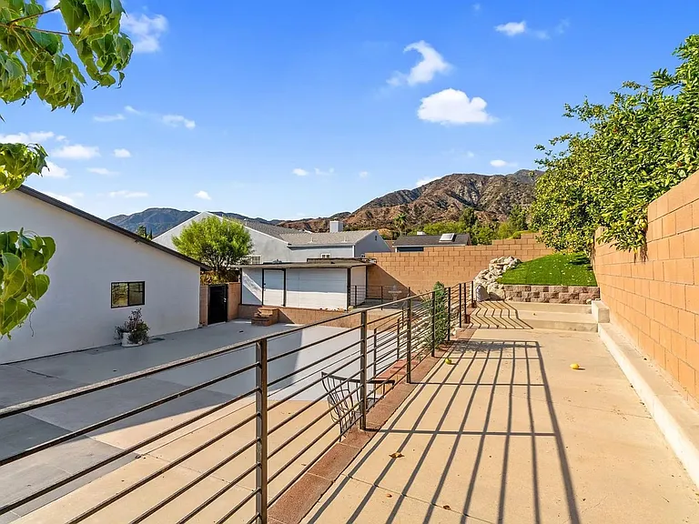 13940 Bermax Ave — Photo 36